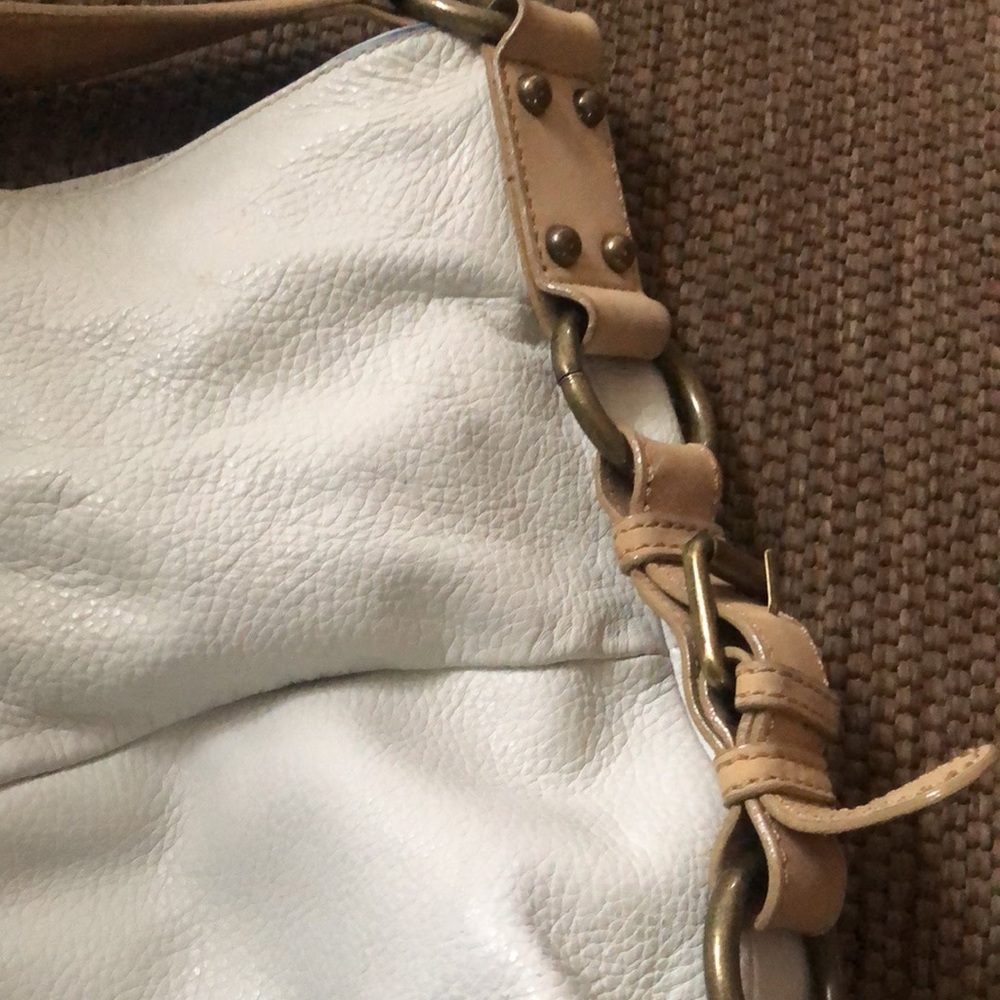 Beautiful leather handbag ๐ - Picture 10 of 12